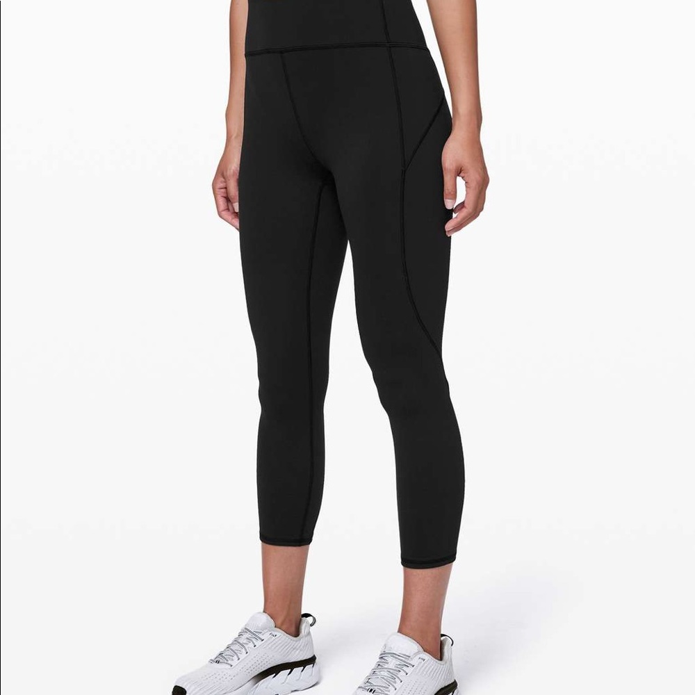 Lululemon in movement crop